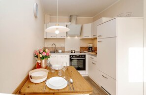 Kühlschrank, Ofen, Herdplatte, Geschirrspüler