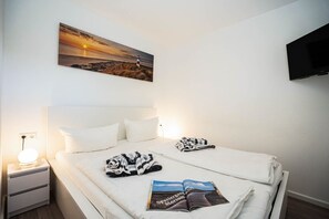 1 bedroom, desk, iron/ironing board, WiFi - Strand Koje - Relaxed island life: Cozy vacation apartment in Westerland on (Sylt)