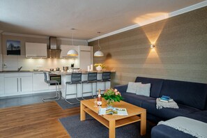 TV - Strönholt - Relaxed island life: Cozy vacation apartment in Westerland on (Sylt)