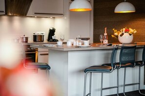 Fridge, oven, stovetop, dishwasher - Strönholt - Relaxed island life: Cozy vacation apartment in Westerland on (Sylt)