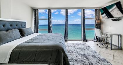 Beachfront condo-We are on the Beach-Views every window-Patio Pool-No resort fee