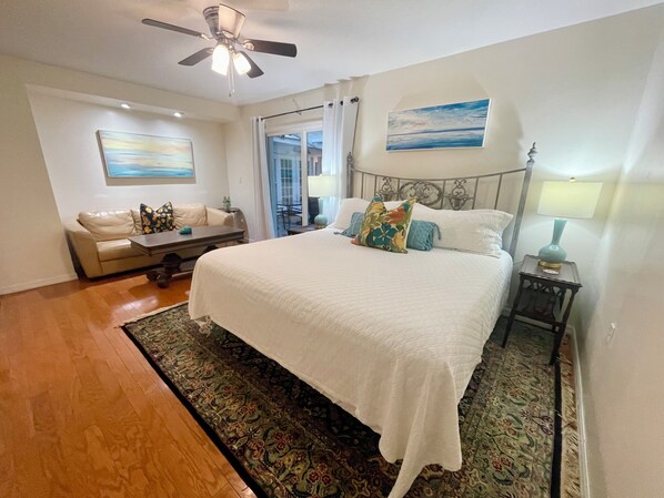 3 Schlafzimmer, Schreibtisch, Bügeleisen/Bügelbrett, Reisekinderbett