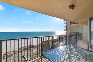 Outdoor dining - Luxury Beachside Condo With Stunning Gulf Views! Phoenix V! (Orange Beach)