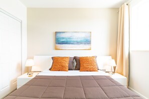 3 bedrooms, in-room safe, iron/ironing board, travel crib - Elegant, King Bed,Parking,Wifi, Self check in (Miami)