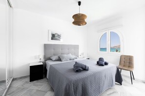 2 makuuhuonetta, silitysrauta/-lauta, ilmainen Wi-Fi, vuodevaatteet