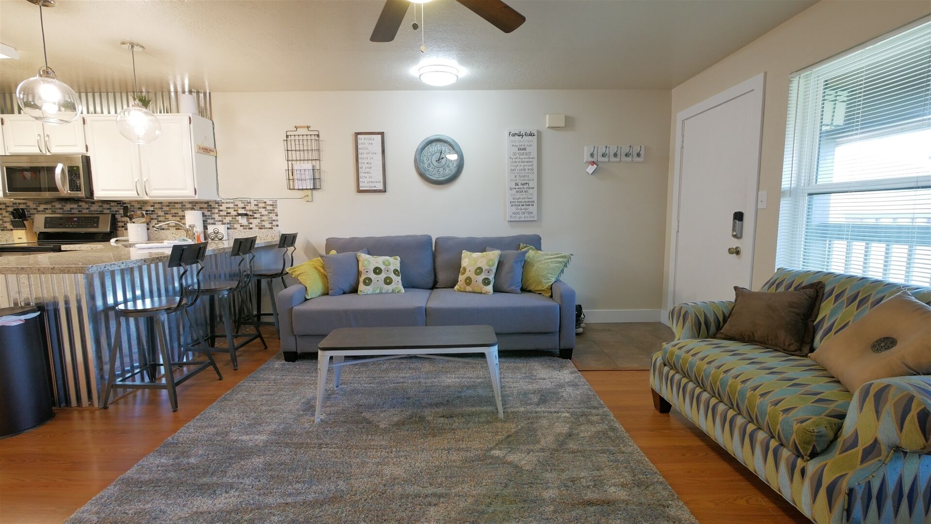 2 BR with 1 King Bed next to Pool and Hot Tub