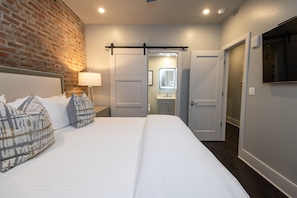 2 slaapkamers, een strijkplank/strijkijzer, gratis wifi, beddengoed