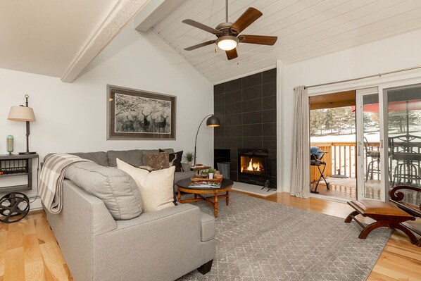 Flat-screen TV, fireplace