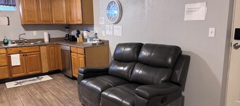 1 BRM Basement Apartment/ 420 friendly outside