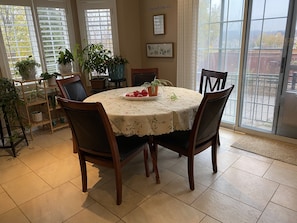 Dining - Aurora Executive Upscale Residence - 3bedrooms, 3.5bathrooms (Aurora)