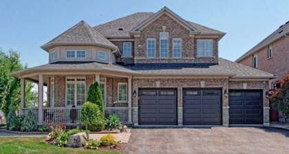 Aurora Executive Upscale Residence - 3bedrooms, 3.5bathrooms