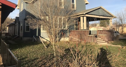 1928 Historic Spacious Victorian Home (Entire House)