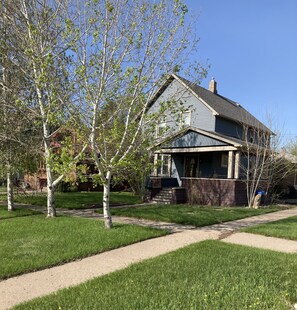 Exterior - 1928 Historic Spacious Victorian Home (Entire House)  (Mandan)