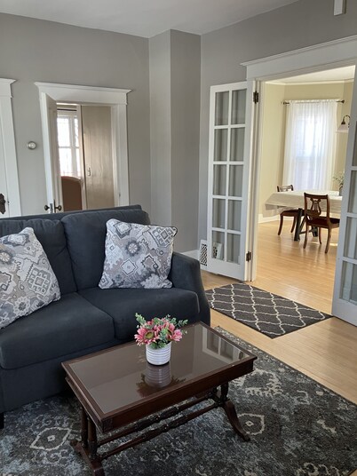 1928 Historic Spacious Victorian Home (Entire House) 