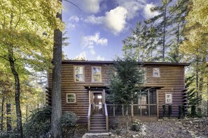 Exterior - 🌟5BR Modern Mountain Top Retreat🌟Spa & Firepit🎮Million Dollar View🌄Gigabit📶 (Epworth)