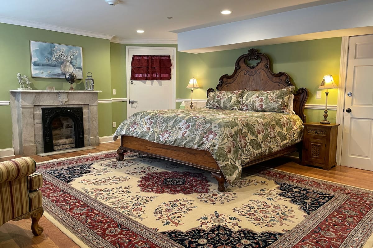 Individually decorated, individually furnished, iron/ironing board