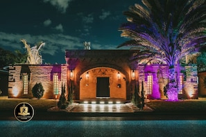 Exterior - 🛡Medieval Castle Hôtel ™ (McAllen)