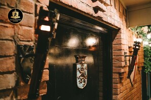 Interior - 🛡Medieval Castle Hôtel ™ (McAllen)