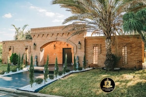 Property grounds - 🛡Medieval Castle Hôtel ™ (McAllen)