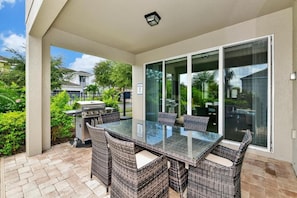 Outdoor dining