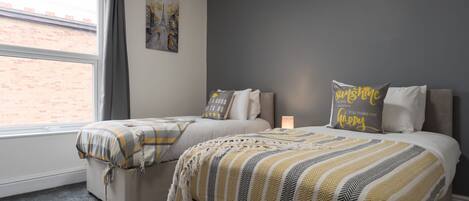 4 bedrooms, iron/ironing board, free WiFi, bed sheets