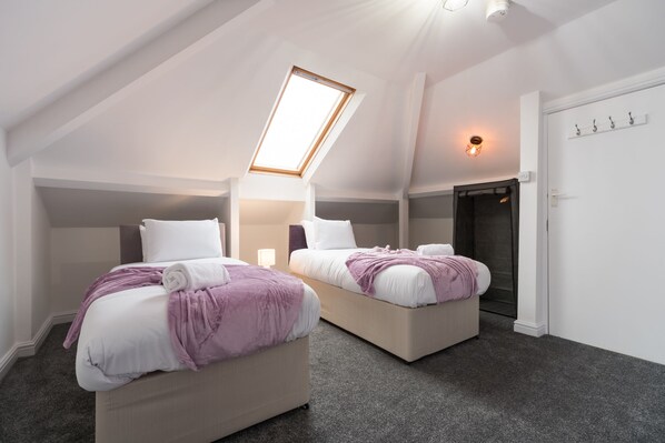 4 Schlafzimmer, Bügeleisen/Bügelbrett, kostenloses WLAN, Bettwäsche