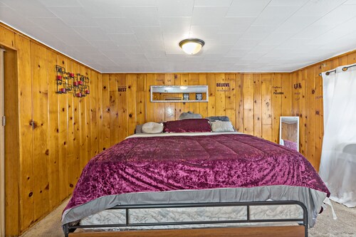 Romantic Cabin Fever Spacious 1 Bedroom