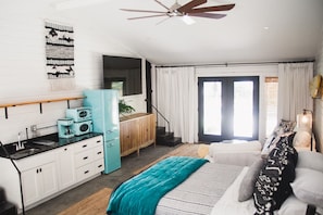 1 habitación, tabla de planchar con plancha, wifi gratis y ropa de cama 