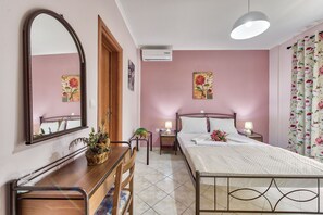 2 bedrooms, iron/ironing board, Internet
