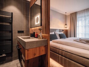 標準雙人房 | 低過敏寢具、羽絨被、迷你吧、客房內保險箱