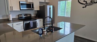 #201 New Cozy Monroe Condo near Evergreen State Fair!