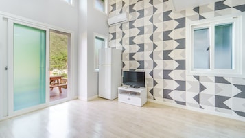 Basic Room, 1 Bedroom (104) | 1 bedroom, WiFi (free)