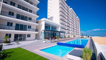 Condo, 2 habitaciones | Alberca | Alberca al aire libre