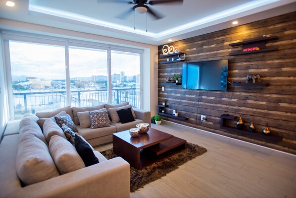 Living area - Real View Towers E306 by Casago (Zapopan)