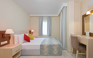 Minibar, soundproofing, free cribs/infant beds, bed sheets - Club Sidelya Hotel (Manavgat)