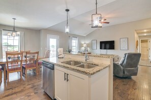 Interior - Pool Access, Grill & Gazebo: Ozark Getaway! (Ozark)