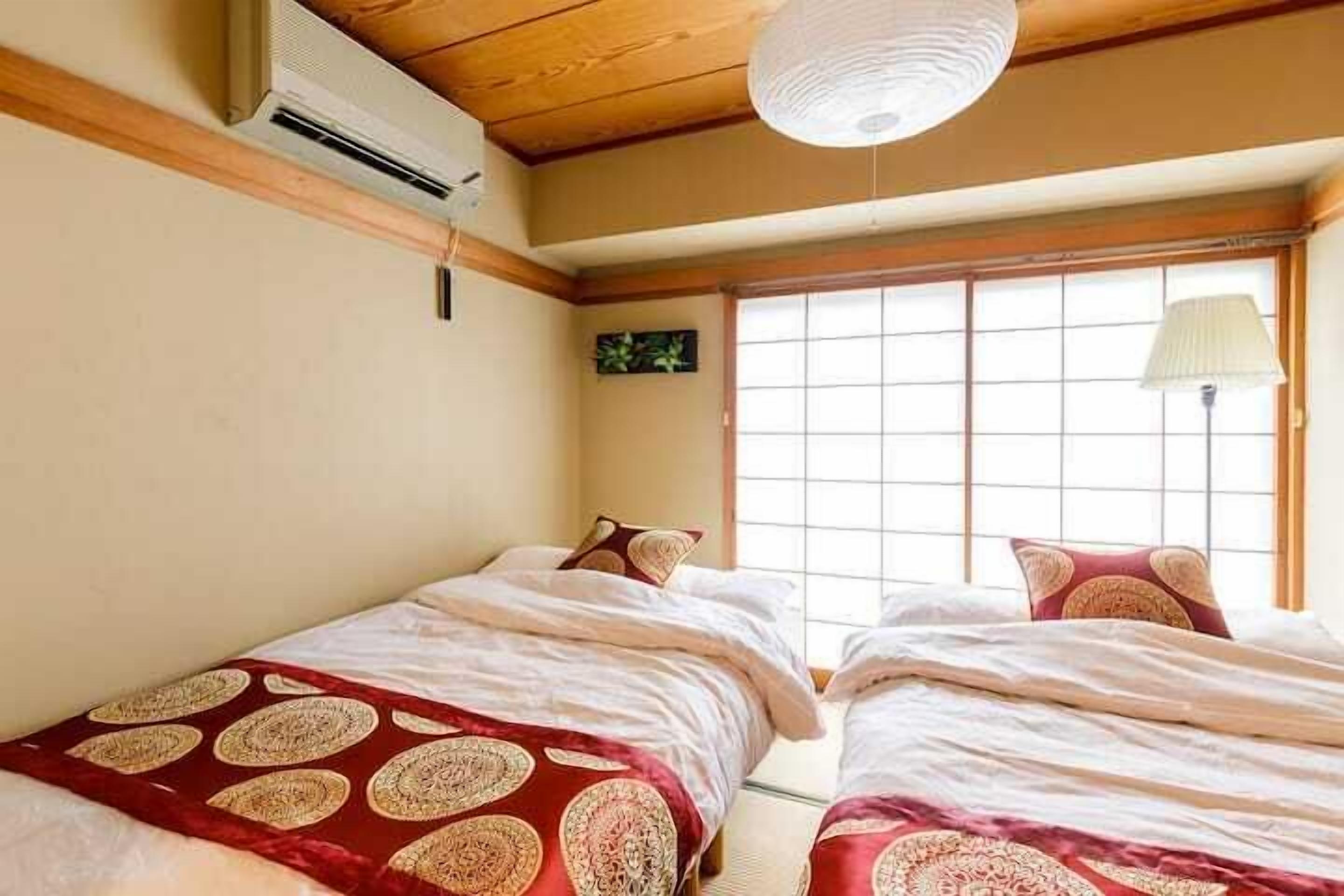 4 habitaciones, tabla de planchar con plancha y wifi gratis 