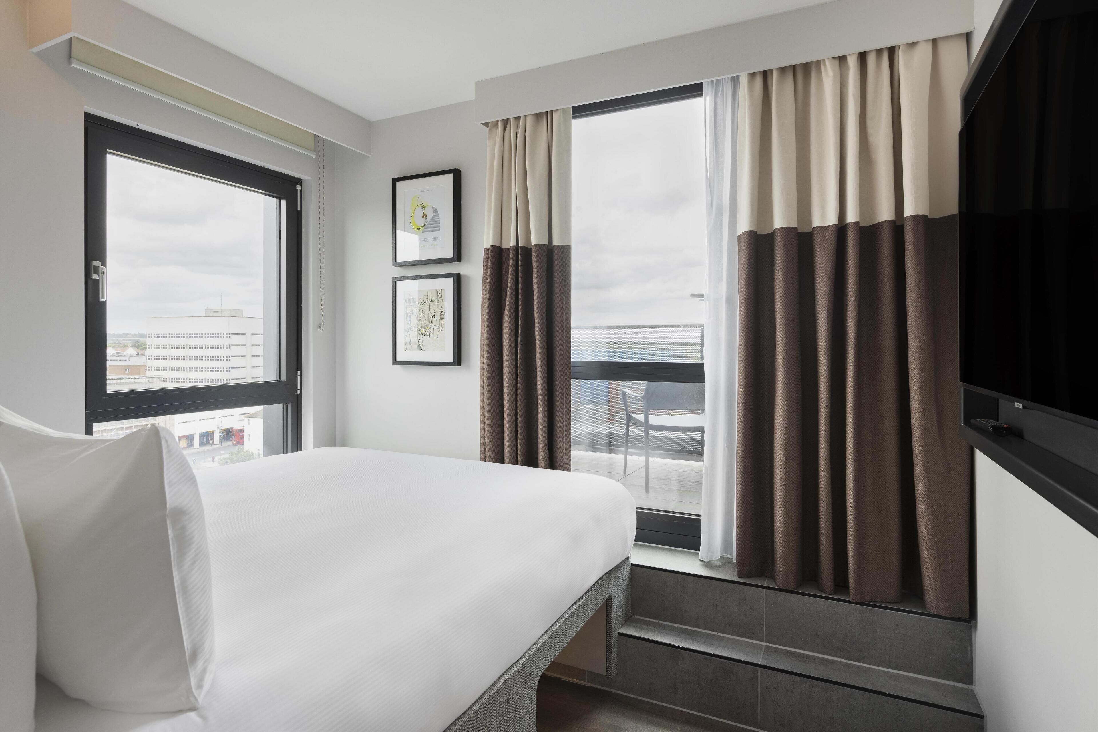 Room, 1 Katil Ratu (Queen), Balcony | Peti besi dalam bilik, kalis bunyi, seterika/papan seterika 