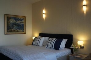 3 bedrooms, desk, free WiFi, bed sheets