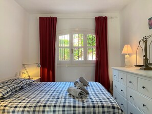 2 Schlafzimmer, Betten mit Memory-Foam-Matratzen, kostenloses WLAN