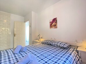 2 bedrooms, memory-foam beds, free WiFi, bed sheets