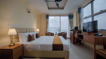 Deluxe Seaview King with Balcony (Free Return Airport Transfer and Breakfast Included) | Minibar, desk, soundproofing, iron/ironing board