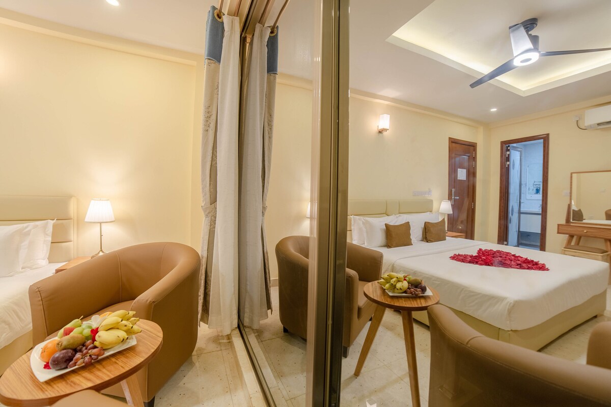 Minibar, desk, soundproofing, iron/ironing board