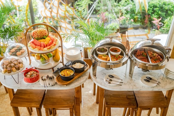 Desayuno estilo bufé