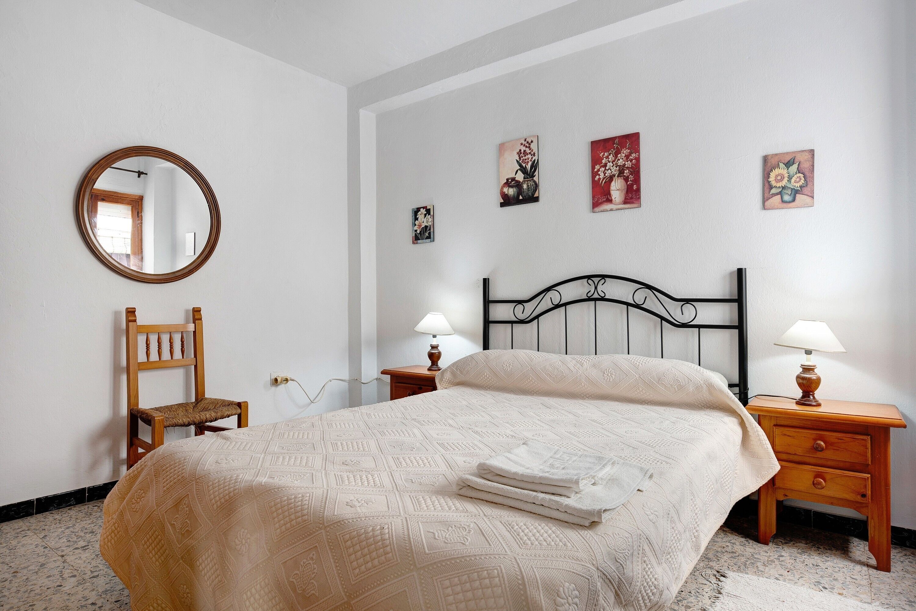 2 quartos, ferros/tábuas de passar roupa, Wi-Fi de cortesia