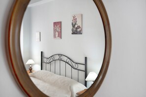 2 chambres, fer et planche à repasser, Wi-Fi gratuit, draps fournis