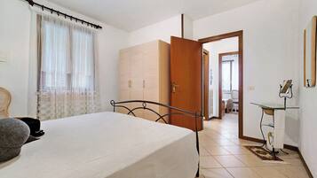 2 camere, ferro/asse da stiro, Wi-Fi gratuito, lenzuola