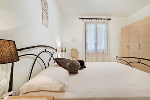 2 sovrum, strykjärn/strykbräda, gratis wi-fi och sängkläder