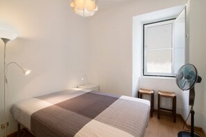 1 bedroom, iron/ironing board, free WiFi, bed sheets - "Faro City Center Apartment II" with Wi-Fi (Faro)