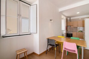 Dining - "Faro City Center Apartment II" with Wi-Fi (Faro)
